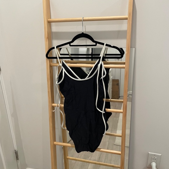 Summersalt The Contrast Swimsuit - Picture 4 of 10